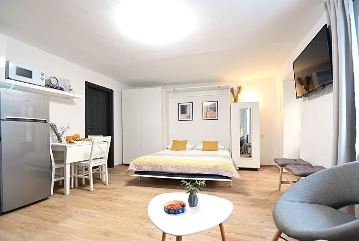 Apartment D & Studio L Dobrinj Exteriér fotografie