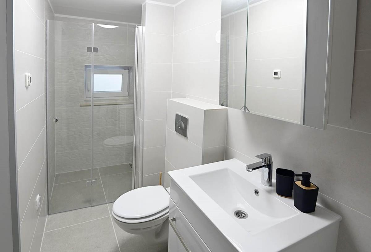 Apartment D & Studio L Dobrinj Exteriér fotografie