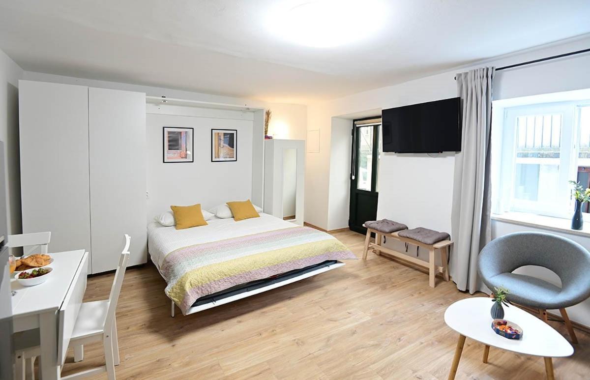 Apartment D & Studio L Dobrinj Exteriér fotografie