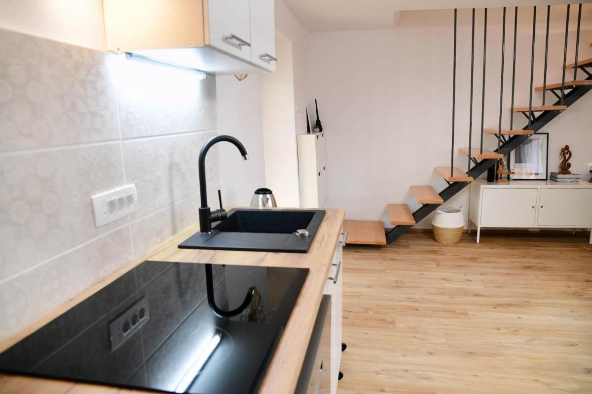 Apartment D & Studio L Dobrinj Exteriér fotografie
