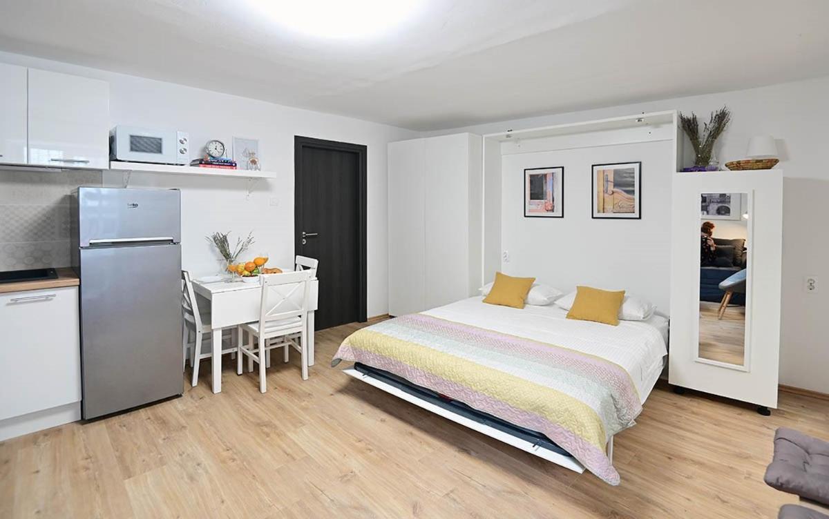 Apartment D & Studio L Dobrinj Exteriér fotografie