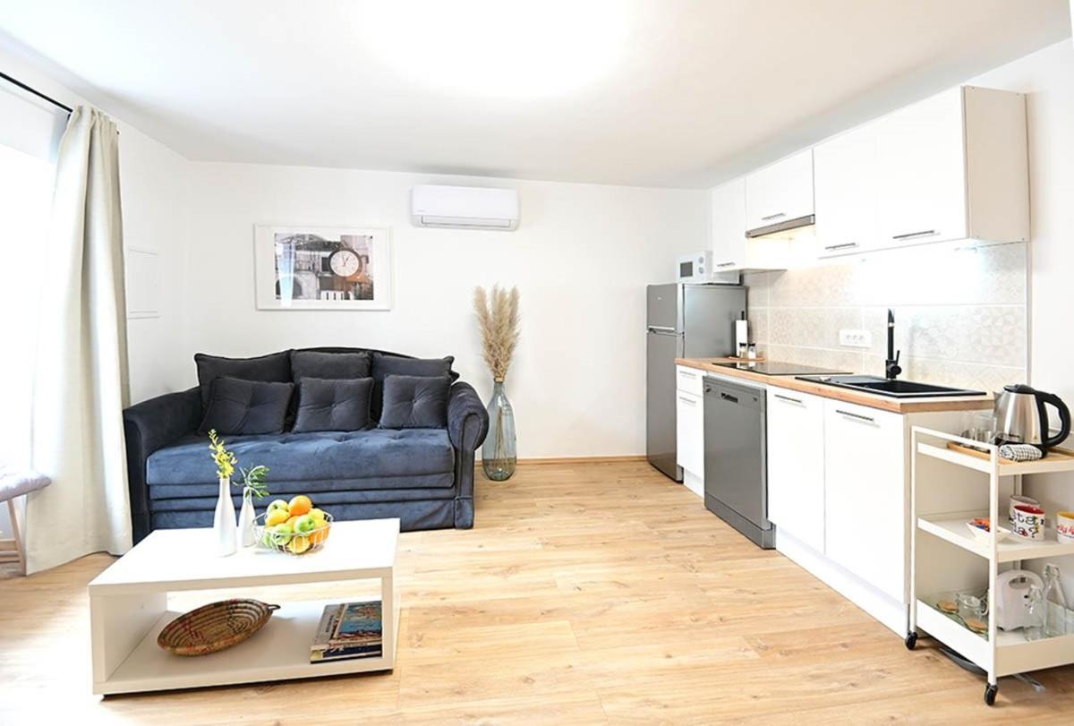 Apartment D & Studio L Dobrinj Exteriér fotografie