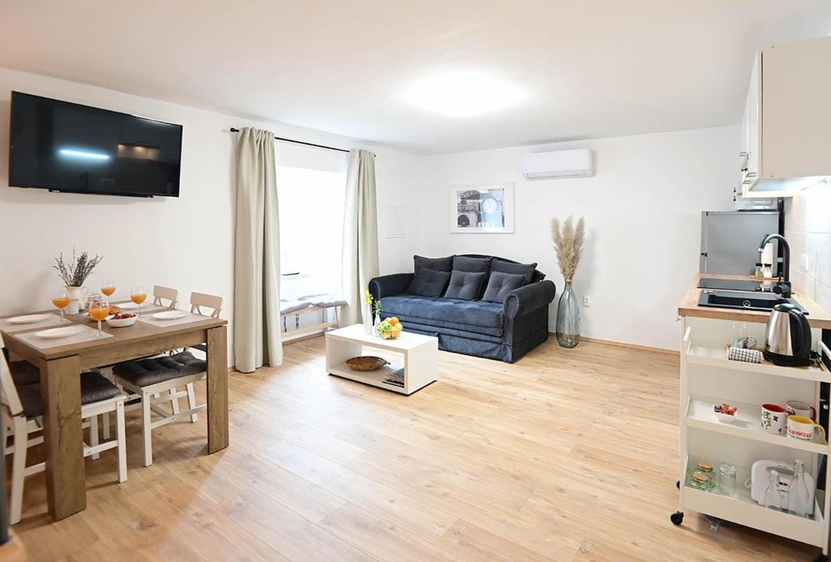 Apartment D & Studio L Dobrinj Exteriér fotografie
