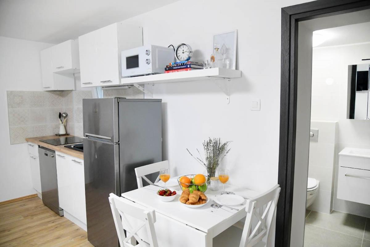 Apartment D & Studio L Dobrinj Exteriér fotografie