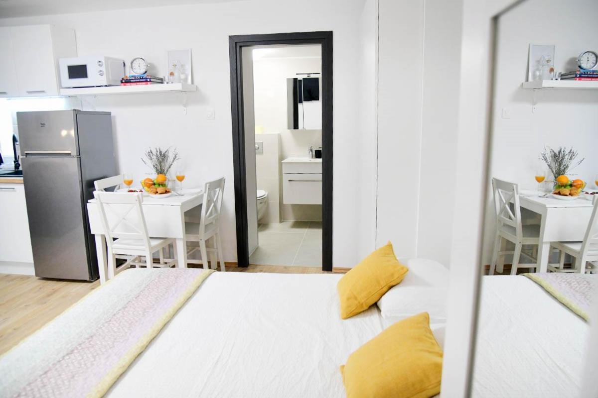 Apartment D & Studio L Dobrinj Exteriér fotografie