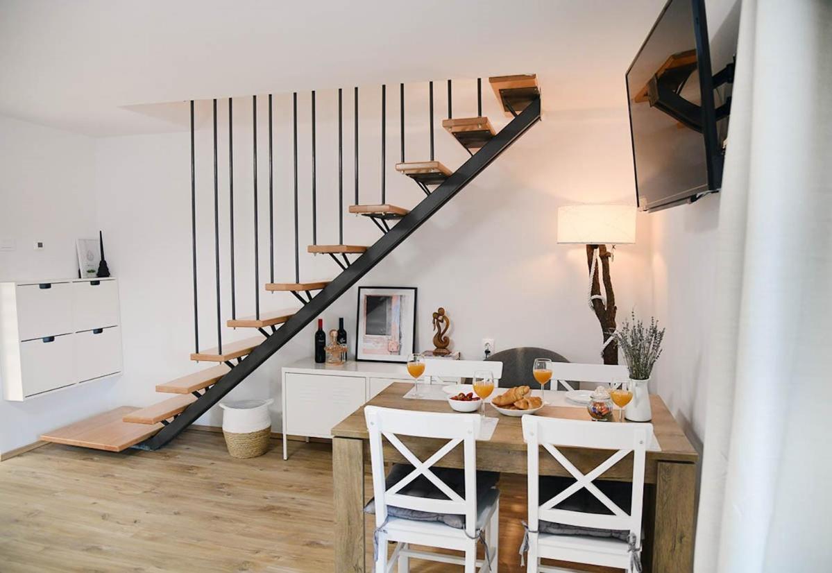 Apartment D & Studio L Dobrinj Exteriér fotografie